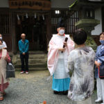 現地講座では、天香山神社の宮司さまのご説明もあります。